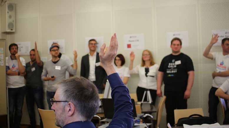 Demokratisch: Sessionplanung beim Barcamp Kirche online 2015